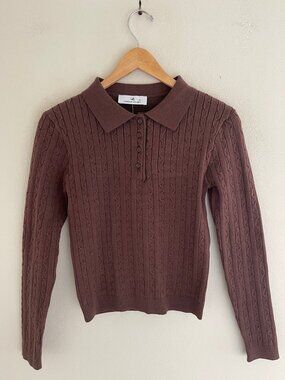 DELILAHS Classic Cable Knit Polo Sweater; NWT! Large (RUNS SMALL) P2P: 15.5"